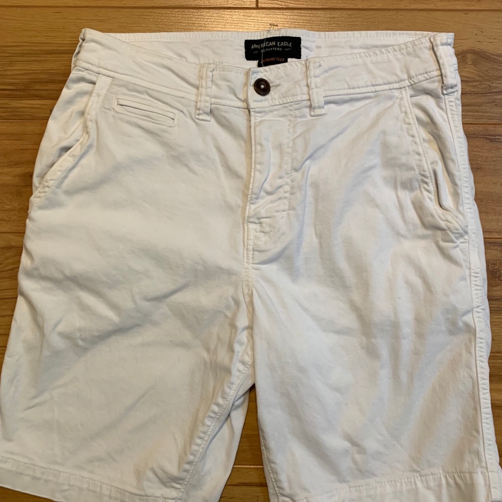 American Eagle white shorts